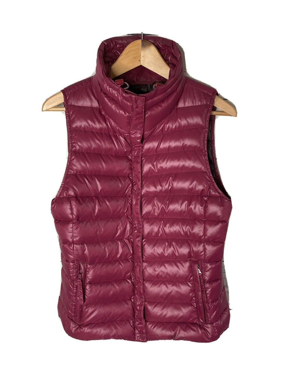 GAP Women's Down Filled Nylon Puffer Vest Size S Packable Burgudy Brown Zip Snap